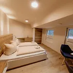 Bergpension Laasen Perle ホテル クルオルト・ラーテン