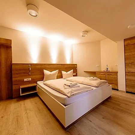Bergpension Laasen Perle ホテル *